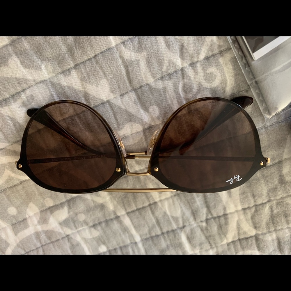 Rayban Aviators. Like New Condition. - image 5